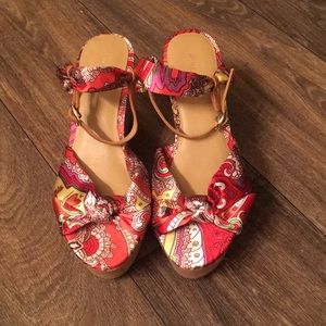 Nine West pink pattern wedges size 6.5